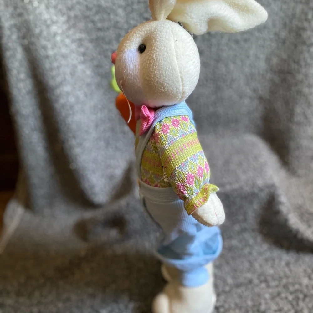Adorable Bunny Couple Decor - Picture 8 of 11